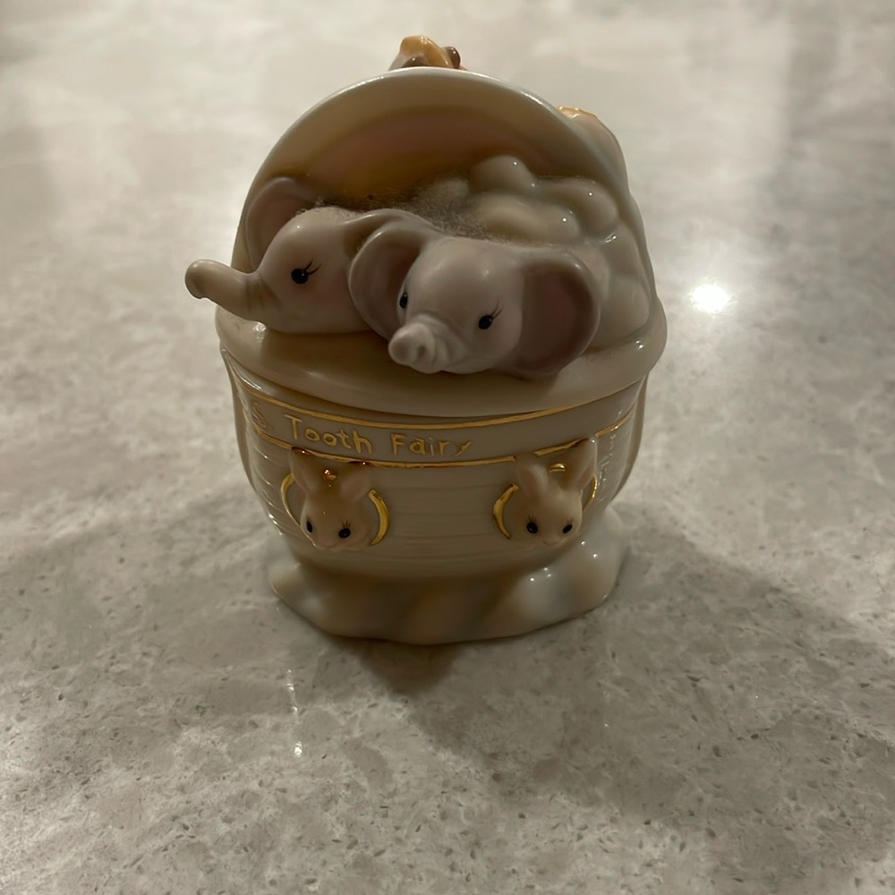 BNWT Noah’s Ark tooth fairy box by Lenox